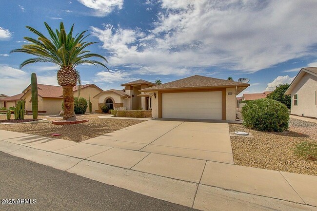 Building Photo - 13820 W Oak Glen Dr