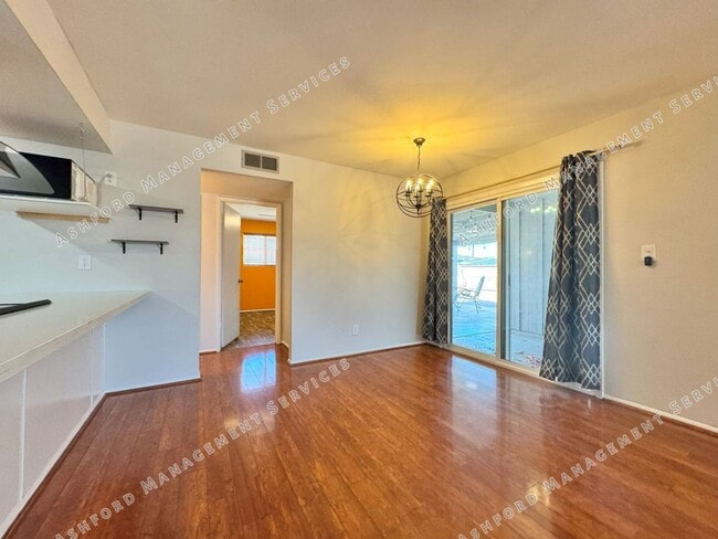 Building Photo - ***MOVE IN SPECIAL: REMODELED 4 BEDROOM HO...