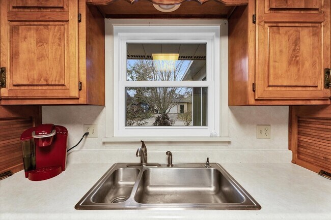 Building Photo - 1808 S Anderson St