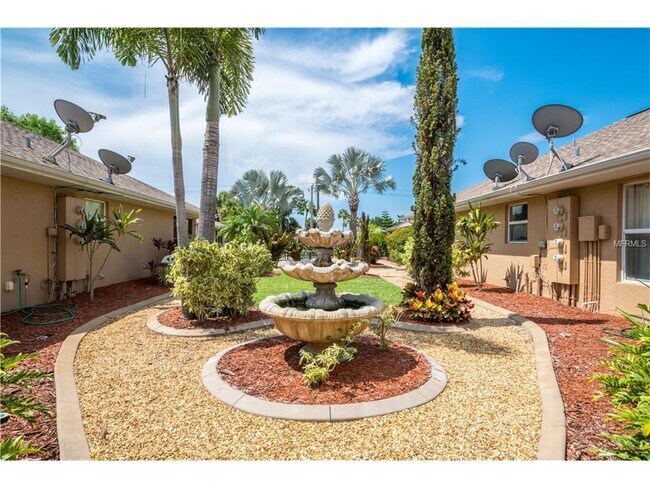 Building Photo - 227 Rotonda Blvd W