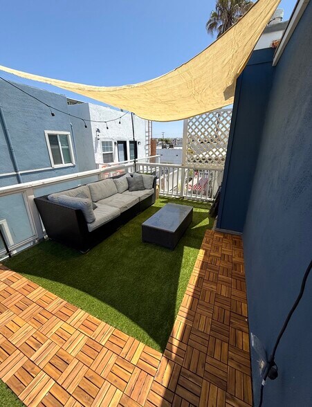 Building Photo - 3747 Strandway