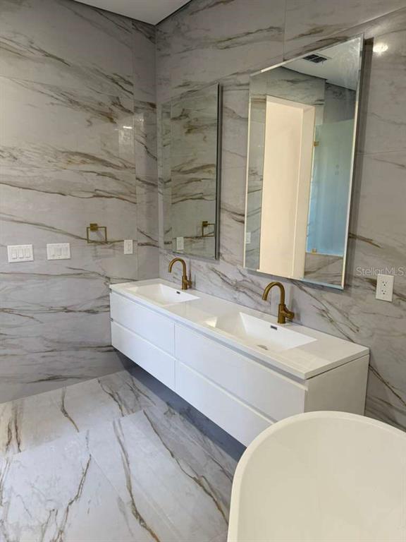 Building Photo - 1916 Merlot Dr