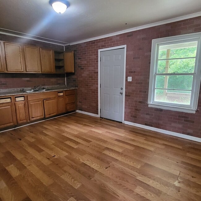 Building Photo - 108 Celia Dr
