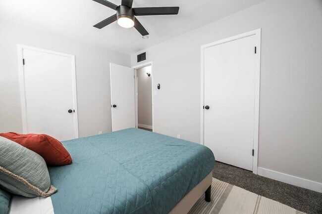 Building Photo - AMERICANA Property Mgmt - Fully furnished ...