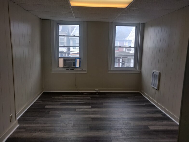 Building Photo - 1108-1112 Butler St