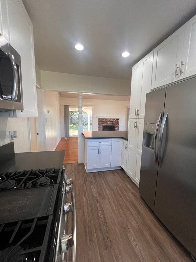 Building Photo - Costa Mesa House Large Lot;  Open House Today 3/7/2026 11:30 PM - 1:00 PM