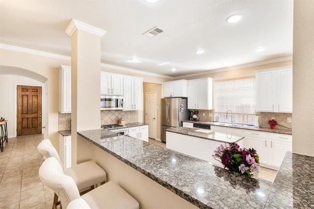 Building Photo - 6965 Shoreview Dr