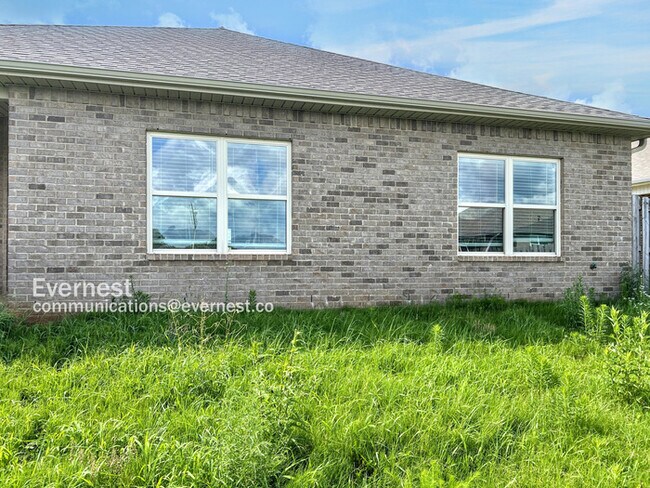 Building Photo - 104 Elaina Grey Ct