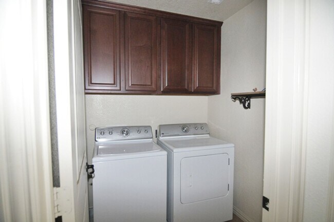 Building Photo - 6828 Pascal Way