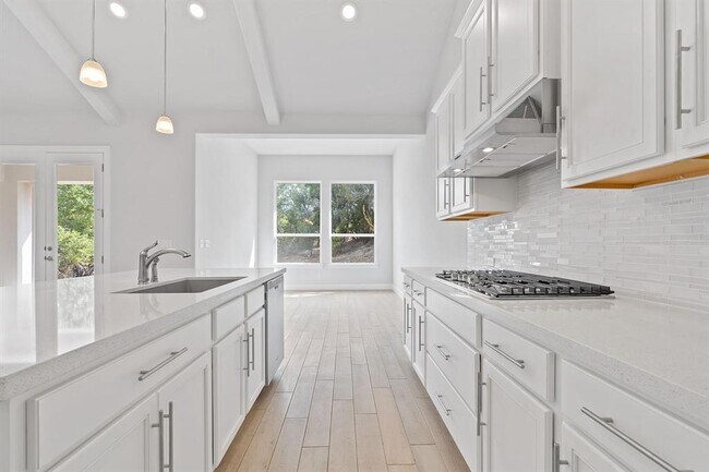 Building Photo - 102 Majestic Arroyo Way