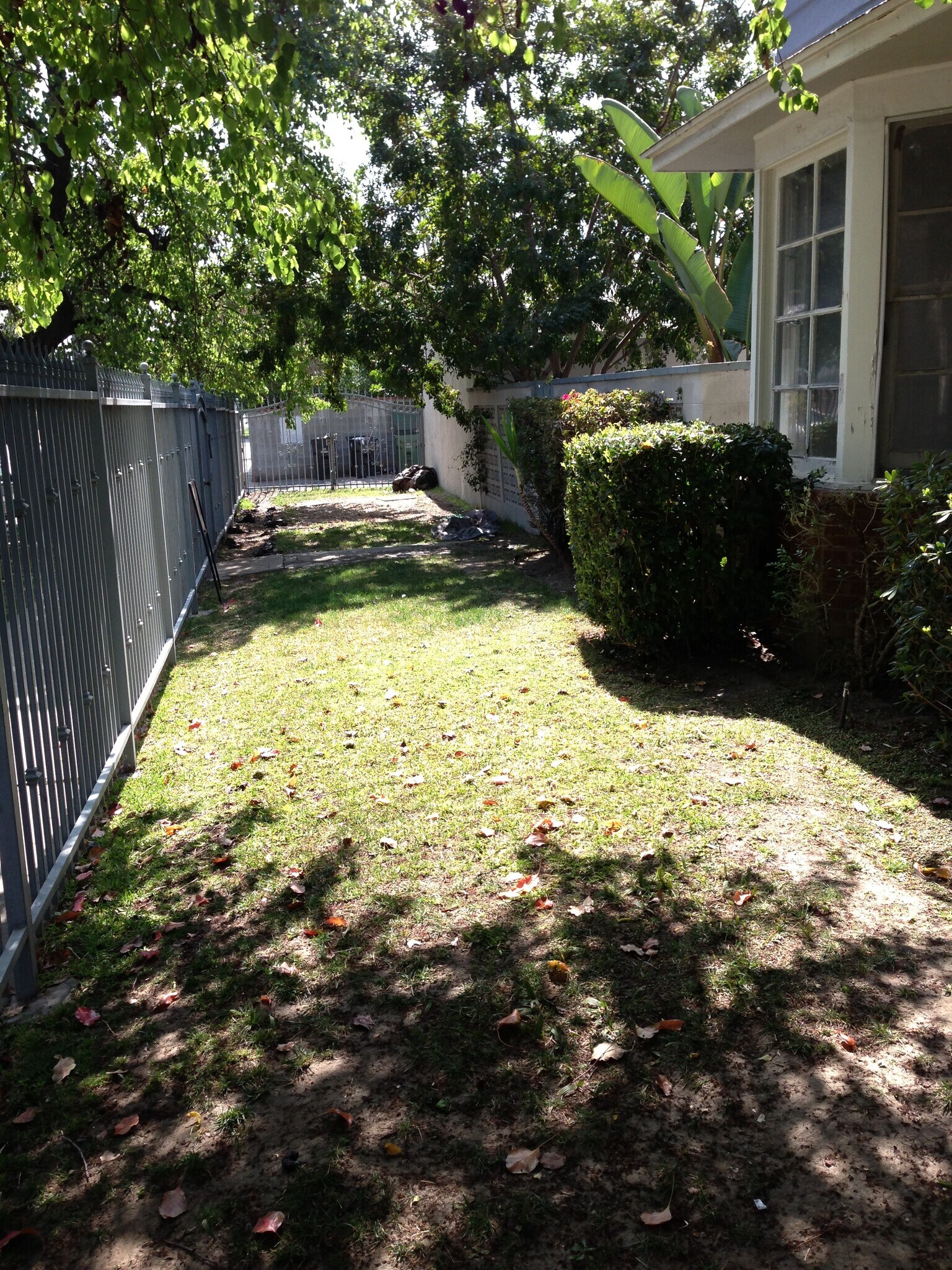 Building Photo - 5551 Noble Ave