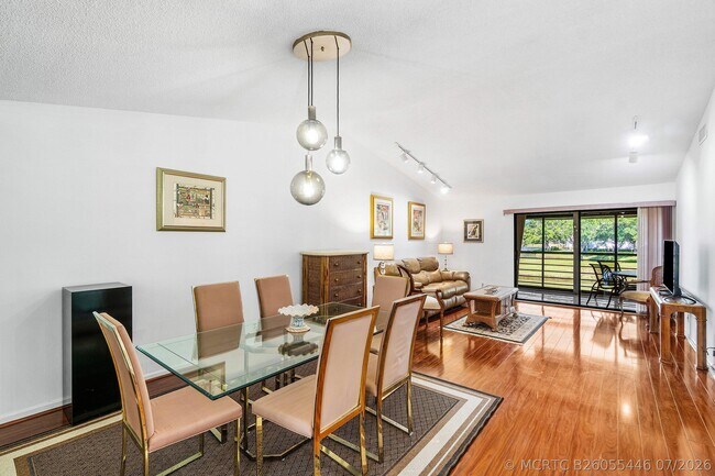 Building Photo - 10137 Mangrove Dr