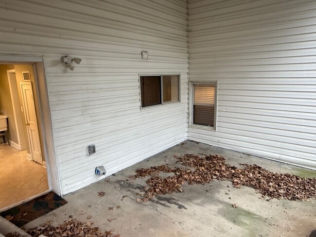 Building Photo - Very nice home located in the Tree Streets - Walking distance to ETSU!