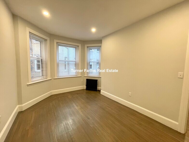 Building Photo - 63 Upland Rd