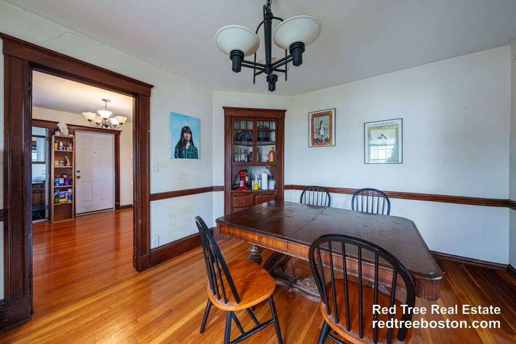 Building Photo - 8 Niles St