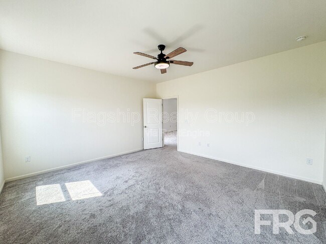 Building Photo - 303 Kenison Way