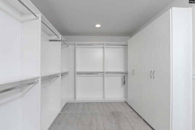 Building Photo - 728 Bustling Br Ln