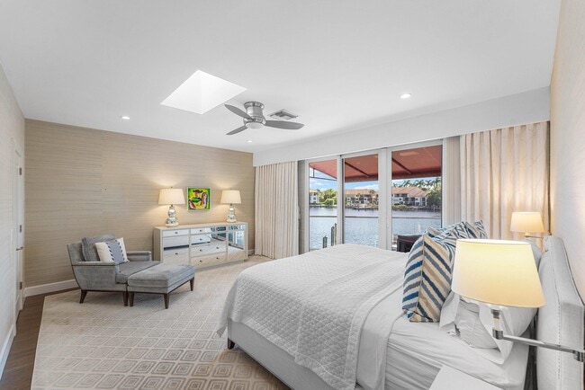 Building Photo - 811 Palm Trail