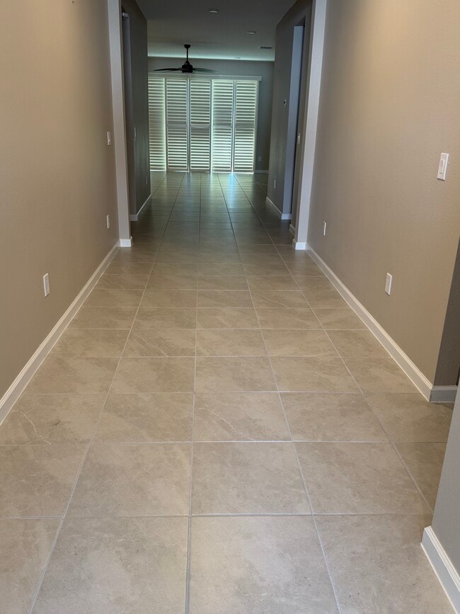 Building Photo - 882 Asterfield Ln