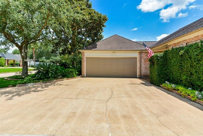 Building Photo - 1231 Creekford Cir