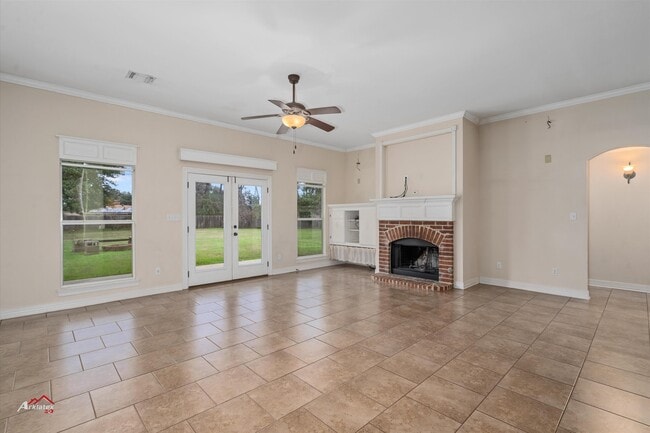 Building Photo - 306 Avondale Ln