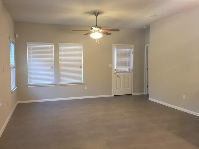 Building Photo - 2304 S Lakeline Blvd