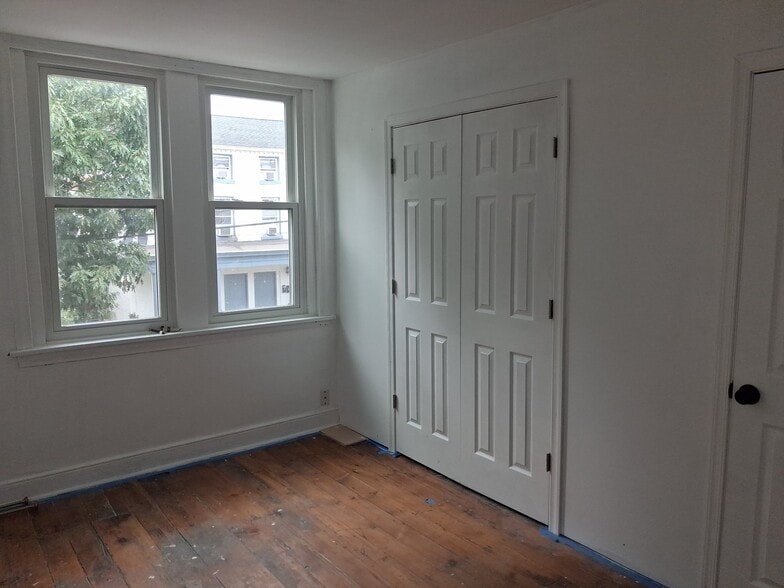 Building Photo - 120 W Chestnut St