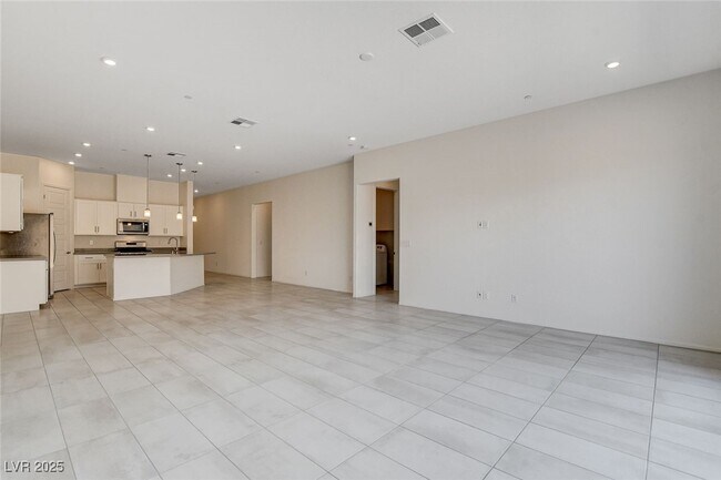 Building Photo - 10924 Chipotle Ave
