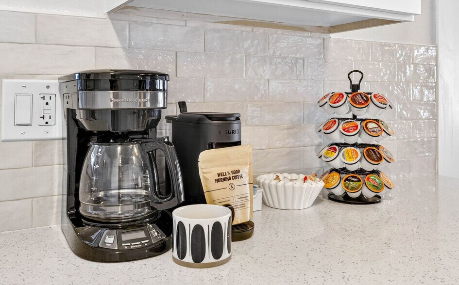 Building Photo - 153 Vista Hermosa Cir