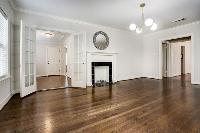 Building Photo - 2043 Colquitt St