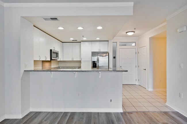 Building Photo - Large Santa Clara 1 Bedroom Condo in Rivermark Area