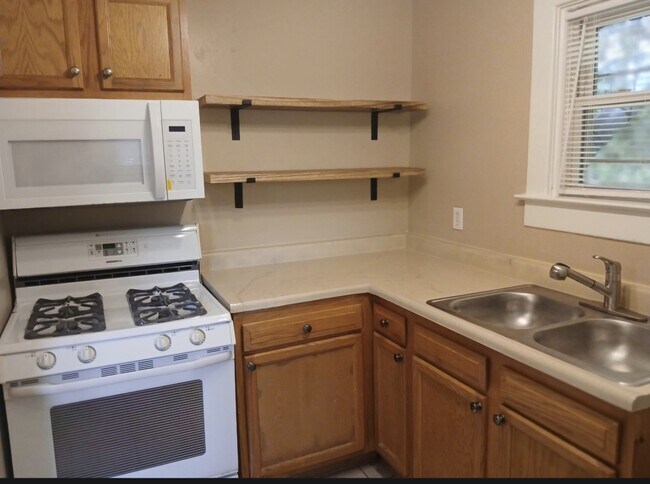 Building Photo - 103 N 38th St