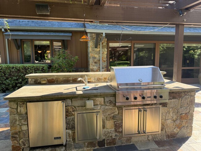 Building Photo - Luxury Furnished Monte Sereno Estate | Short-Term Executive Lease | Resort-Style Living