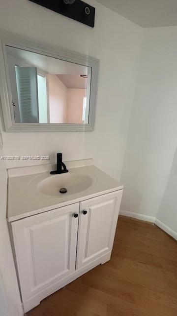 Building Photo - 2881 N Oakland Forest Dr