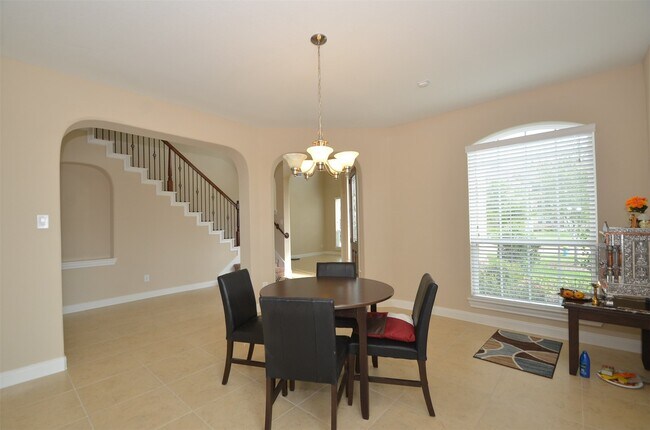 Building Photo - 27403 Canyon Reach Dr