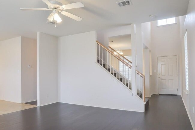 Building Photo - 520 Fort Thomas Pl