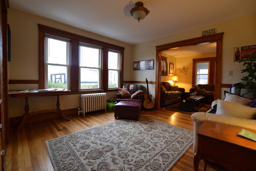 Primary Photo - 5 Cresthill Rd