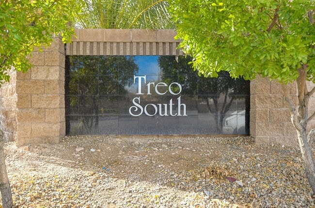 Building Photo - Beautiful 3 Bedroom + Loft - SOLAR INCLUDED!