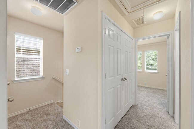Building Photo - 7449 Danbridge Ln