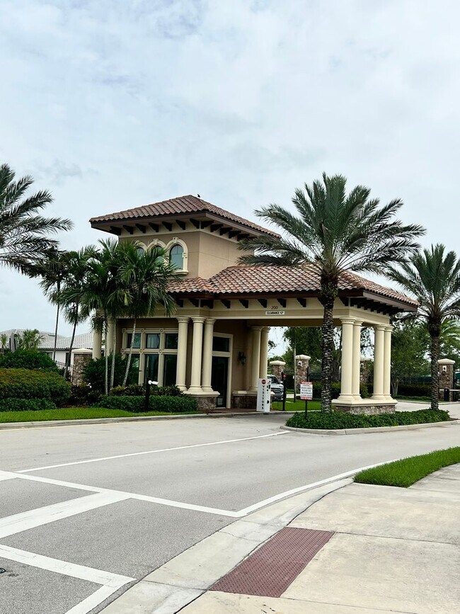 Building Photo - STUNNING LAKEFRONT 3 BEDROOM, 2.5 BATH HOM...