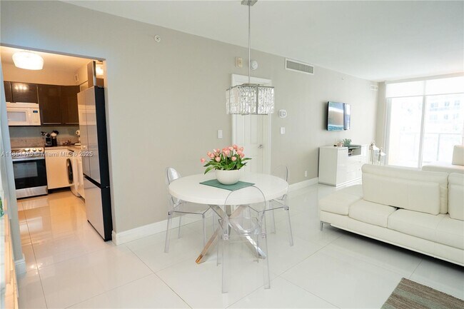 Building Photo - 2501 S Ocean Dr