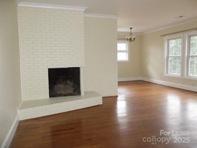 Building Photo - 5511 Wedgewood Dr