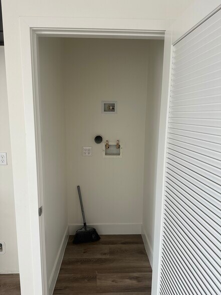 Building Photo - 14502 Graystone Ave