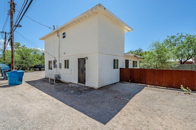 Building Photo - 434 N Norris Ave