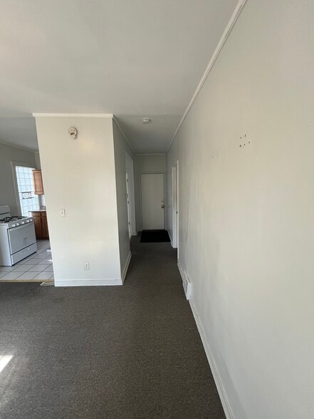 Building Photo - 231 Doty St