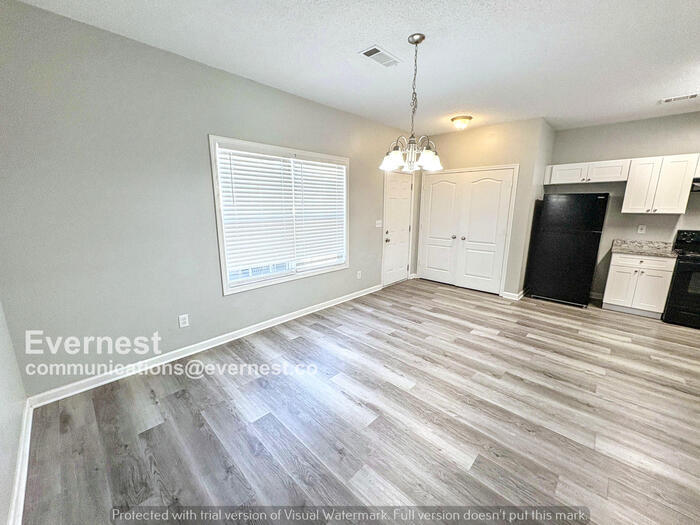 Building Photo - 8609 Thomas Ln