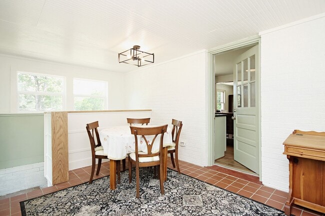 Building Photo - Updated Keswick Cottage on Over 7 Acres