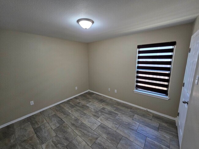 Building Photo - 5821 Doctorado Dr