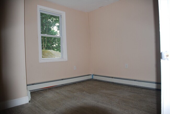 Building Photo - 249 N Main St