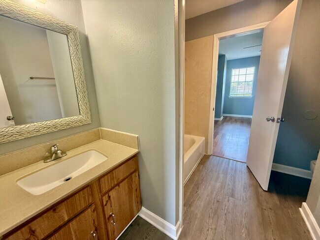 Building Photo - 1413 Central Ave